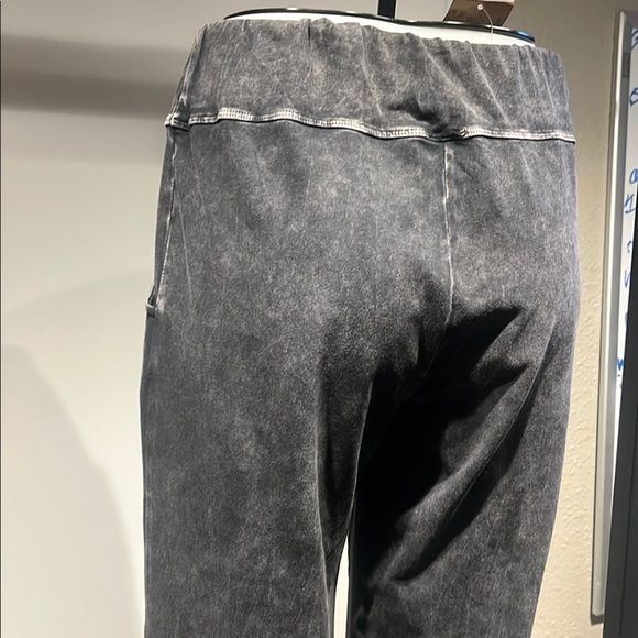 Gray Wide Leg Pants with Elastic Waistband - Picture 8 of 10